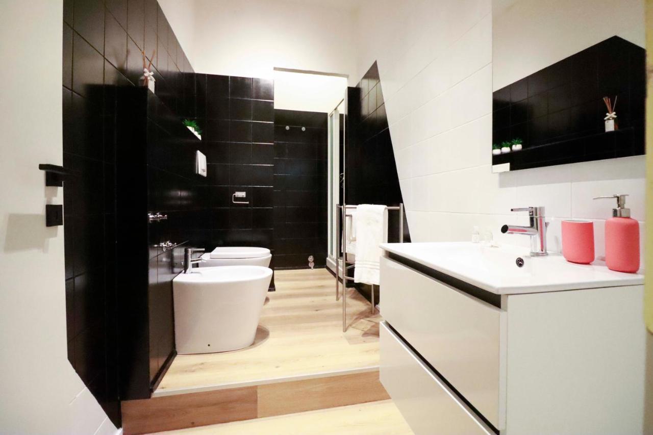 Casaviva - Modern Trilo In Carmine Apartment